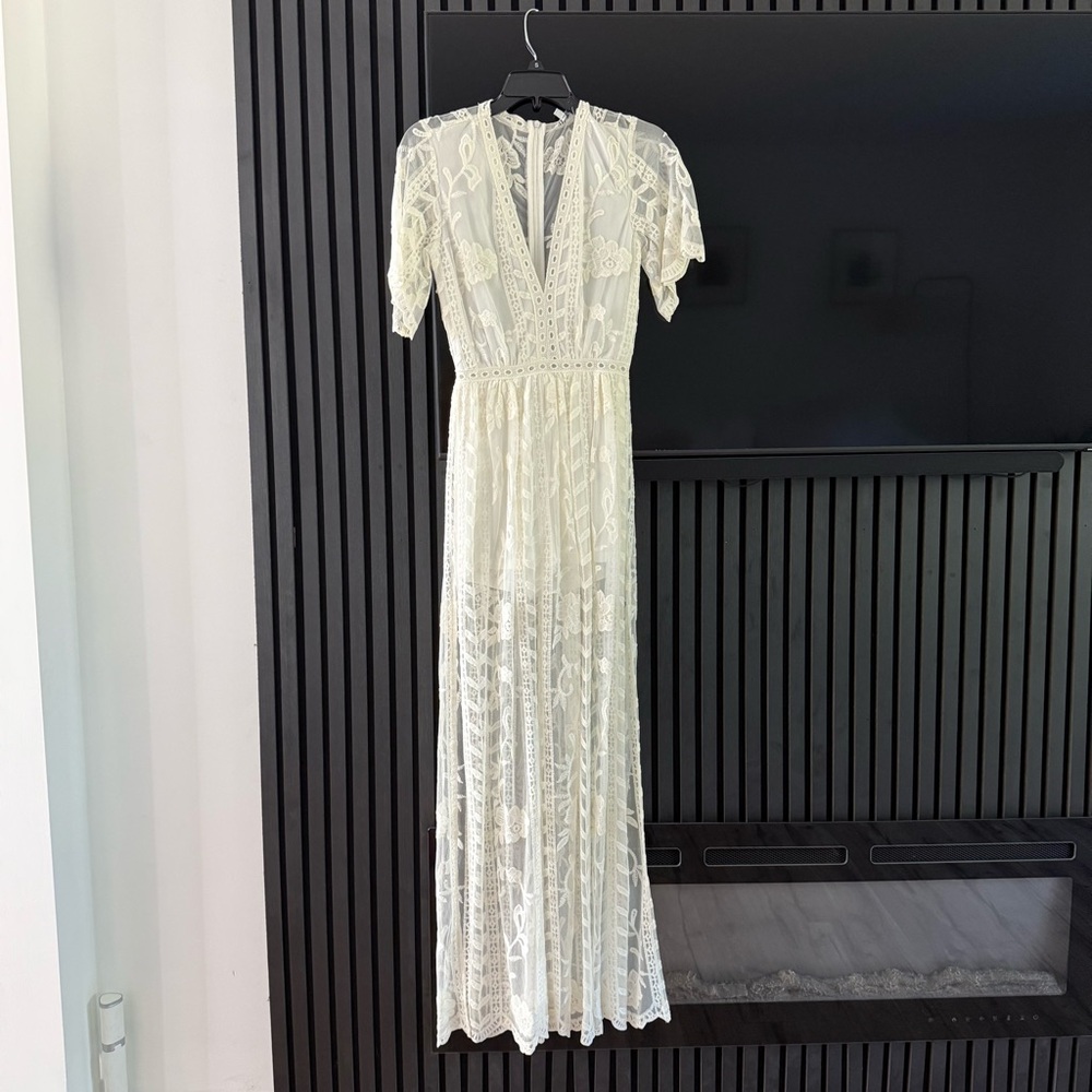Socialite Cream Lace Maxi Dress